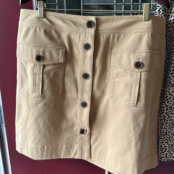 BUNDLE 3 Ann Taylor Skirts Pencil Skirt and Button Down. All in excellent shape! - Picture 4 of 8